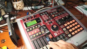 Roland SP-808EX | e-MIX Studio - сэмплер и не только. Слушаем демо диск из 90х.