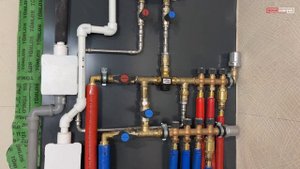 Сантехник в СПб. Коллекторная разводка труб воды и отопления в квартире 160 метров.