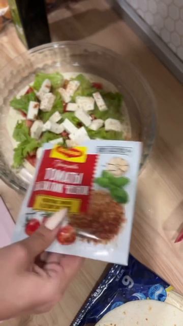 ХРУСТЯЩАЯ ПП пицца 🍕 #кушаемвкусно #едапп #ппрецепты #пиццаизлаваша смотреть онлайн