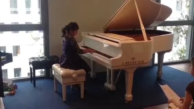 Evin Basil in C. Bechtein Piano Concert смотреть онлайн