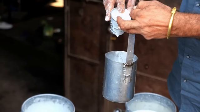 Индийская уличная еда - Гигантская Халва Пудинг Торт Раджастхан Индия смотреть онлайн