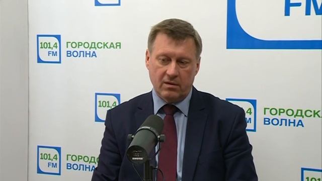 Мэр отвечает: хуторское мышление, шум ночных гантелей и демократия в парках смотреть онлайн