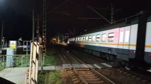 Одновременное отправление электропоездов ЭП2Д платформа Водники МЦД-1 Московская область