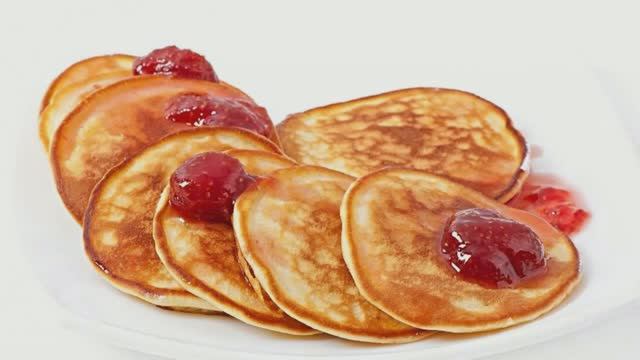 Пышные оладьи на кефире. Быстро приготовить на завтрак смотреть онлайн