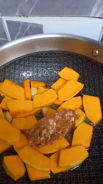 Easy Pumpkin stir fry with garlic & minced pork healthy food & good for eyes #easycooking смотреть онлайн