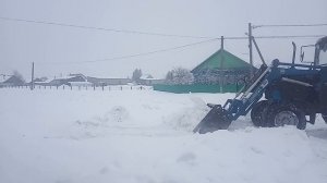 Уборка снега на МТЗ с куном