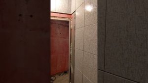 Две двери вместе! Ванна Туалет!