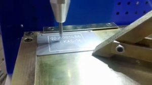 Ударно точечная маркировка на металлических табличках и шильдиках