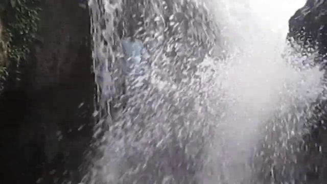 Медовые Водопады.Грот.