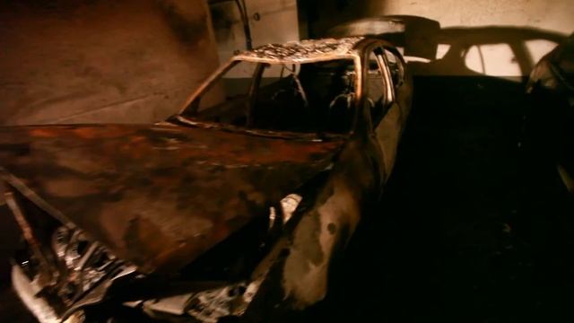 Spalony samochód w garażu - Skutki pożaru na Platanie - Świnoujście смотреть онлайн