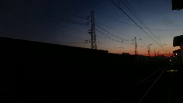 Отправление товарного поезда, Электропоезд ЭР2Т-7156 станция Нара смотреть онлайн