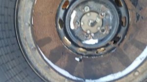 На Трэколе срезало 2 шпильки на колесе.