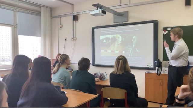 Видеосюжет о ярмарке Моя будущая профессия которая проходила недавно в 10-м корпусе.