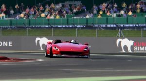 Porsche 918 Spyder vs Ferrari Monza SP2 at Silverstone International