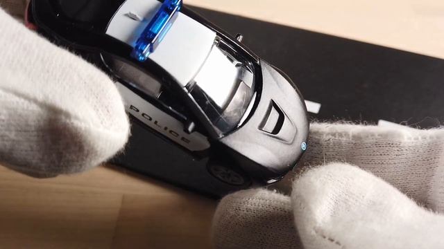 Unboxing: BMW i8 Police von Siku | Spielzeug für Alle смотреть онлайн