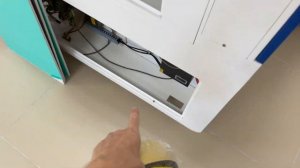 Вытяжка для лазерного станка через пластиковое окно.