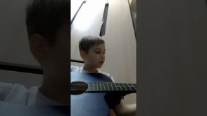 песня ёлочка на гитаре с басом