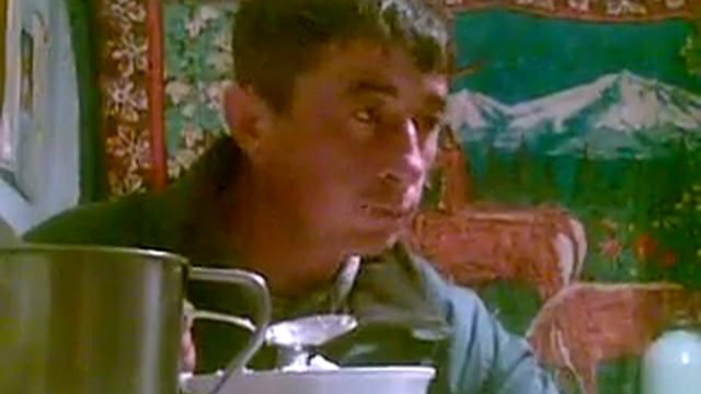 Десь люди мають якісь хлопи та як хлопи..а то таяк худоба..ахах смотреть онлайн