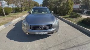 Автомобиль Infiniti FX35