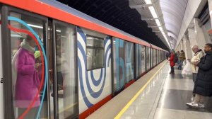 "На прибывающий поезд посадки нет" 81-777, "Москва 2020". Прибывает на станцию Савеловская.