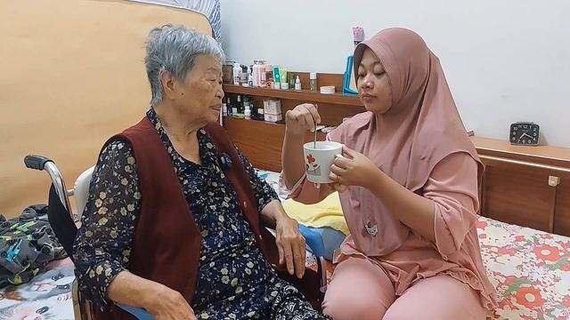 Sekamar sama MAJiKAN⁉️ Baru 4bulan kerja dah sekompak ini sama AMAku смотреть онлайн