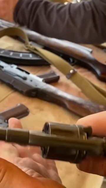 за что бандиты в 90х уважали револьвер Наган?