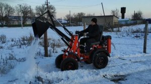 Шустрый Погрузчик!  Расчистка Снега Самодельным Мини Погрузчиком.