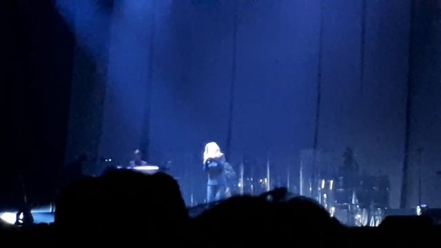 Lara Fabián Amsterdam 2018 evocación a Maurane " Tu es mon autre" смотреть онлайн