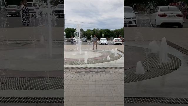 Первоначально деревянная Триумфальная арка была возведена в 1871г к приезду Александра II. Астрахан смотреть онлайн