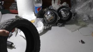 Замена покрышки на цельно литую на электро самокате kugoo G Booster