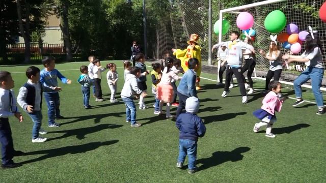 1- июнь Балдарды коргоо кунуно карата Пончик Аниматордун уюштурган майрамы смотреть онлайн