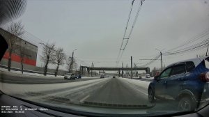 Передняя камера. 8.9 и 10.1 ПДД при сужении дороги.