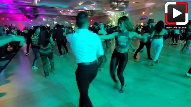 Desiree y Fernando Sosa social dancing at BIG Salsa Fest San Antonio 2022 смотреть онлайн