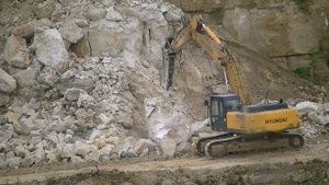 Экскаватор Hyundai Robex 360LC-7 с гидромолотом