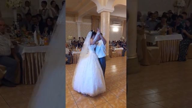 Свадьба Лили и Эдема Танец с Папой смотреть онлайн