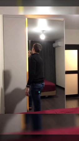 Скрытый гардероб или шкаф в интерьере