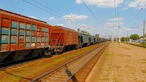 Двойная тяга из электровозов ВЛ11.8-643 и ВЛ82М-076 с грузовым поездом + друг в кадре, о. п. Рыжов