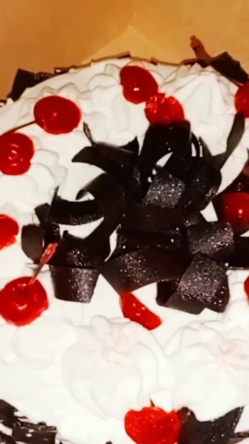 BLACK FOREST CAKE FOR MY BIRTHDAY #yummy #happybirthday #yummycake #mybirthday