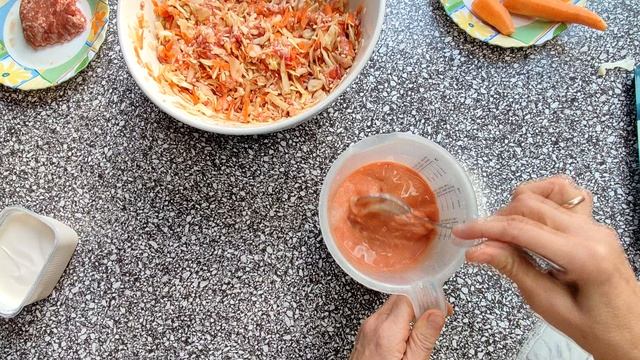 Простой и вкусный ужин для всей семьи: ленивые голубцы в горшочках