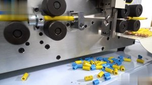 Станок для резки и зачистки провода KNS-RZ-25-8R-S