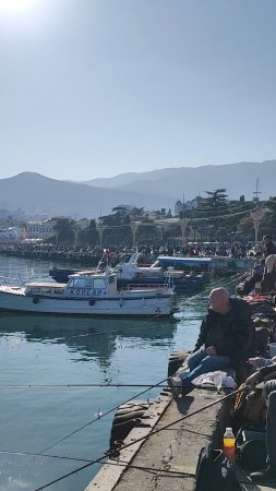 Ялта сегодня, рыбалка на набережной. Ловля кефали