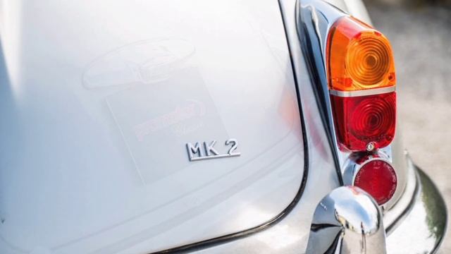 Jaguar Mark IV (1945-1949): A Legacy of Post-War Elegance and Advanced Engineering