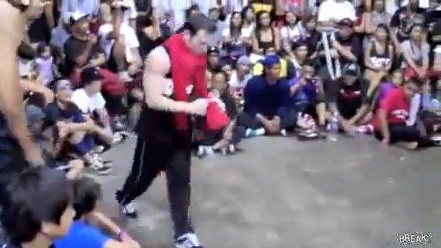 Niño le gana un master del break dance смотреть онлайн