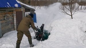 Сахалин. Дача. Чищю снег 2-УХ метровый, снегоуборщиком FinePower.