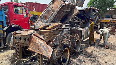 Восстановите Полностью Разрушенный грузовик, Преобразуйте Его В Новый Грузовик