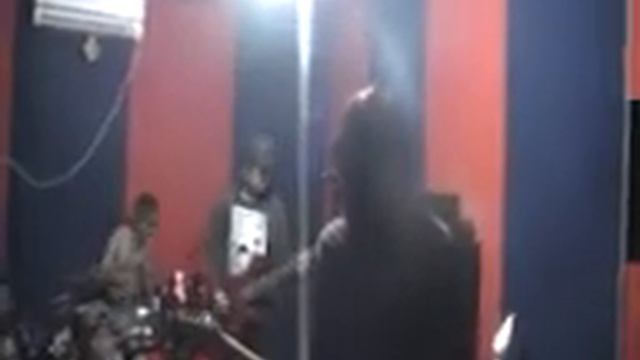 POLYBAG (cover Love Buzz) @Intro Grunge Bersatu Bdg II смотреть онлайн