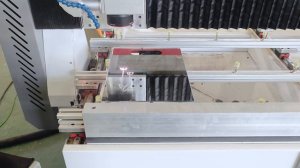 Второе поколение лазерной пескоструйной машины со светодиодным зеркалом