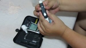 How to use your Optium Exceed Glucometer