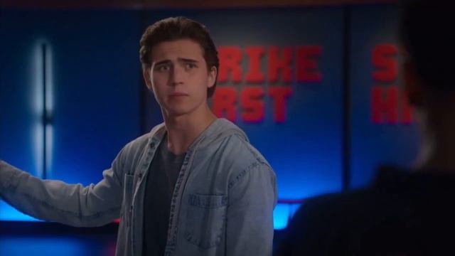 Кобра Кай (2018-2024) - 5 сезон 9 серия: Робби пришёл в Кобра Кай смотреть онлайн