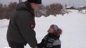 Полицейский спас ребенка